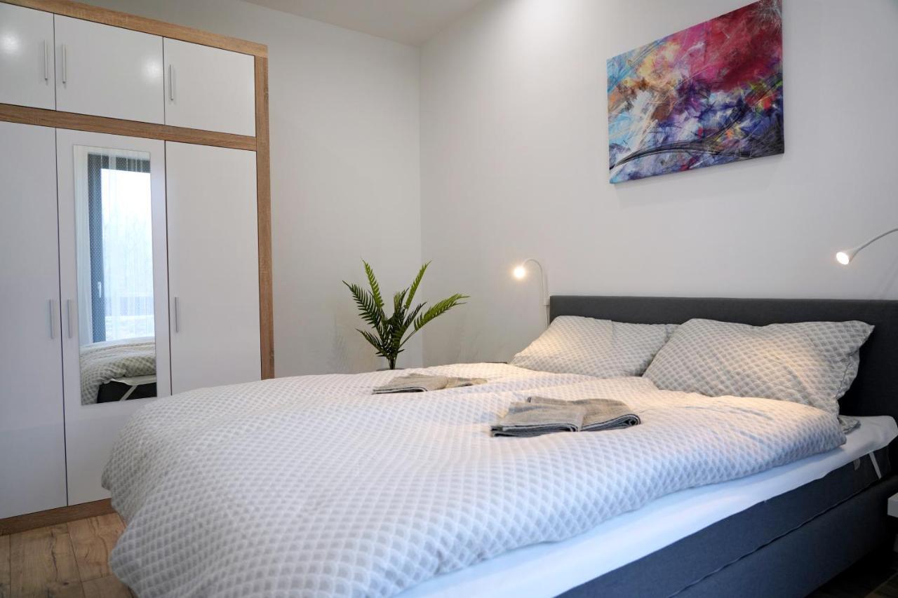 Apartman Zuzana Nesvady Eksteriør billede