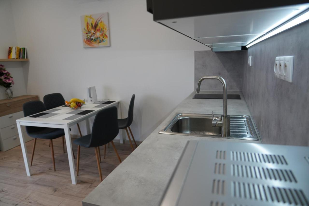 Apartman Zuzana Nesvady Eksteriør billede